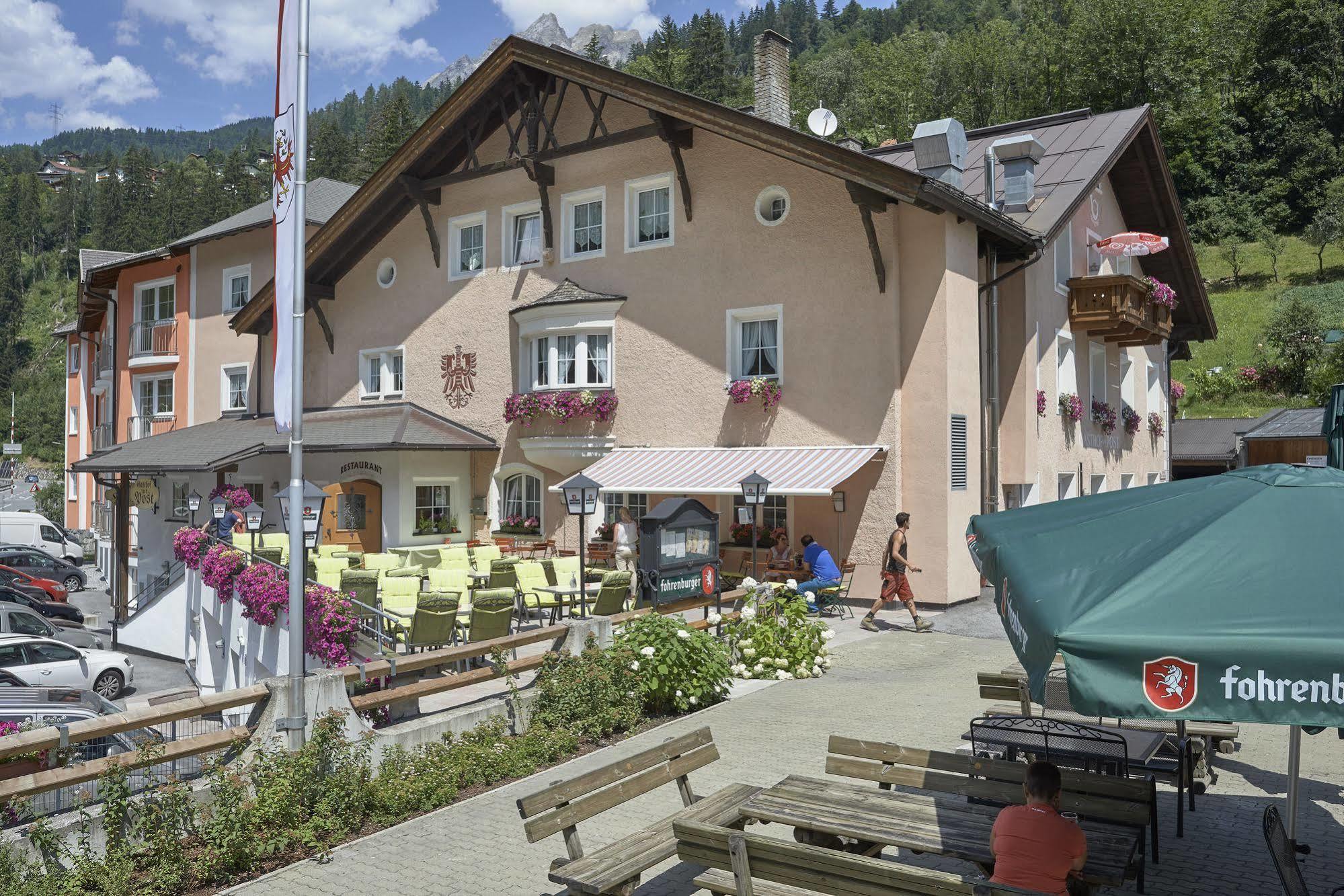 Posthotel Strengen Am Arlberg المظهر الخارجي الصورة